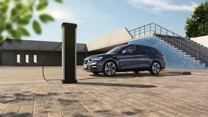 SEAT León e-HYBRID, el primer vehículo híbrido enchufable de la compañía