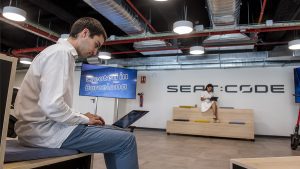 SEAT:CODE estrena sede y celebra su primer año como ‘digital machine’ de SEAT