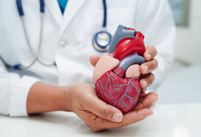 startups de salud doctor con un corazon