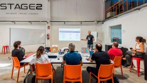 Stage2 aceleradora Barcelona startups industriales