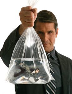 ¿A qué te arriesgas si te vas y le quitas clientes a tu actual empresa?