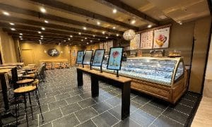 Interior de una heladería Amorinio