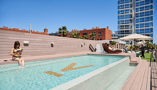 Attico, piscina coworking MED Barcelona