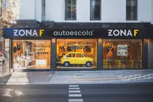 La cadena de Autoescuelas Zona F convierte la odisea de sacarse el carné de conducir en un trámite simple