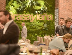 BrasayLeña inaugura restaurante e imagen