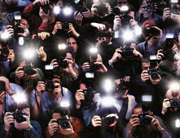 Bajo los flashes
