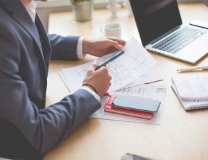 Cómo reconocer y dirigir a un empleado problemático