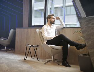 Consejos para gestionar el clima laboral tras la venta de una empresa