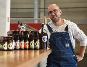 Dejó su trabajo para montar una fábrica de cerveza. ¡Y tuvo éxito!
