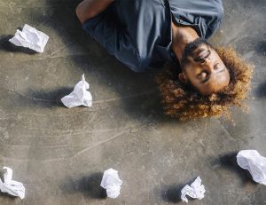 Desánimo, ansiedad, soledad… Cómo superar las emociones negativas