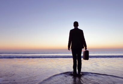 CEO que no logra desconectar ni de vacaciones en la playa