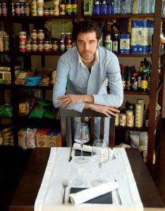 Ecobar&Spa combina restaurante, salón de belleza y spa y tienda ecológica