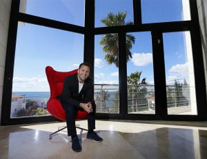 “El emprendedor que se rodea de mediocridad termina siendo un mediocre”