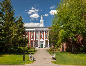 El hombre que llevó el caso de estudio de autobuses Irizar a Harvard
