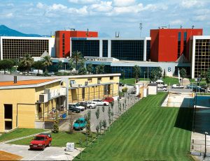 El número de empresas activas cae un 0,9%
