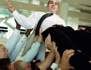 El poder de los elogios para gestionar equipos de trabajo