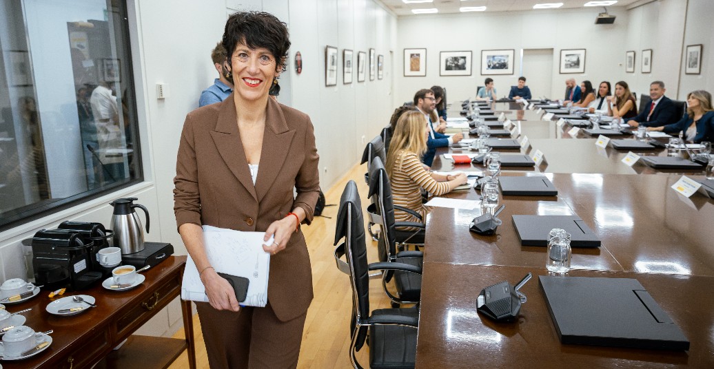 Elma Saiz, ministra de Seguridad Social, presenta una nueva propuesta para la subida de cuotas de los autónomos