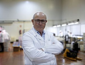 ¡Emprendedores audaces! La abuela Carmen cultiva ajos en la reserva de los indios navajos
