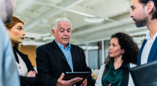 Emprendedores de diferentes generaciones