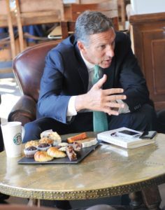 Entrevista a Howard Schultz
