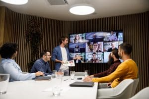 Reuniones de equipos de trabajo híbridos