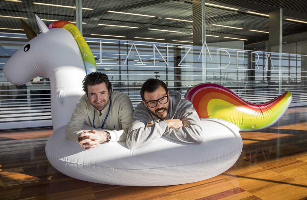 Los jóvenes emprendedores siguen el Modelo Hawkers para triunfar