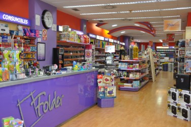 Folder inaugura tres tiendas y se sitúa en los 140 establecimientos