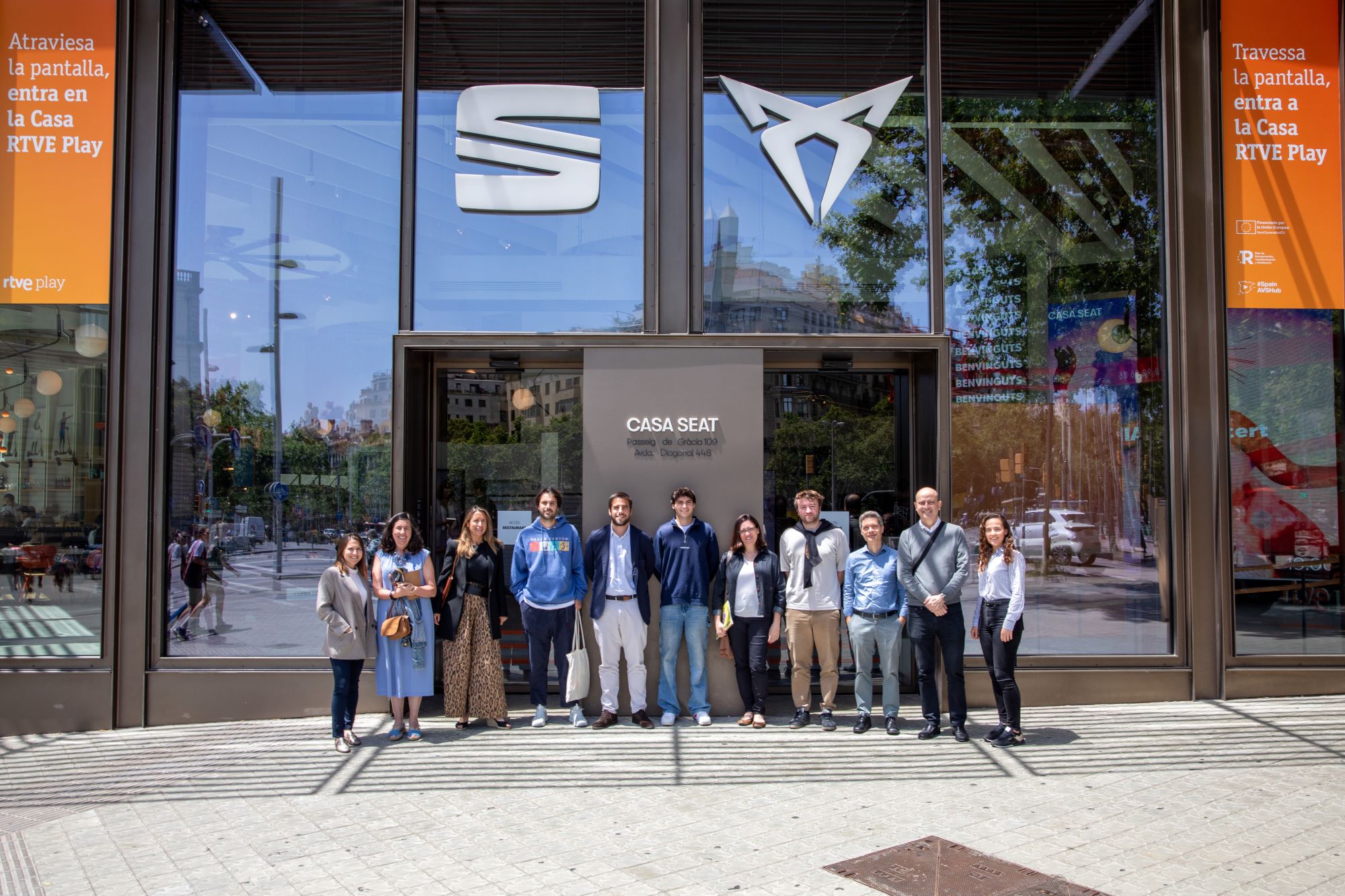 Foto grupo evento CASA SEAT el 27 de mayo