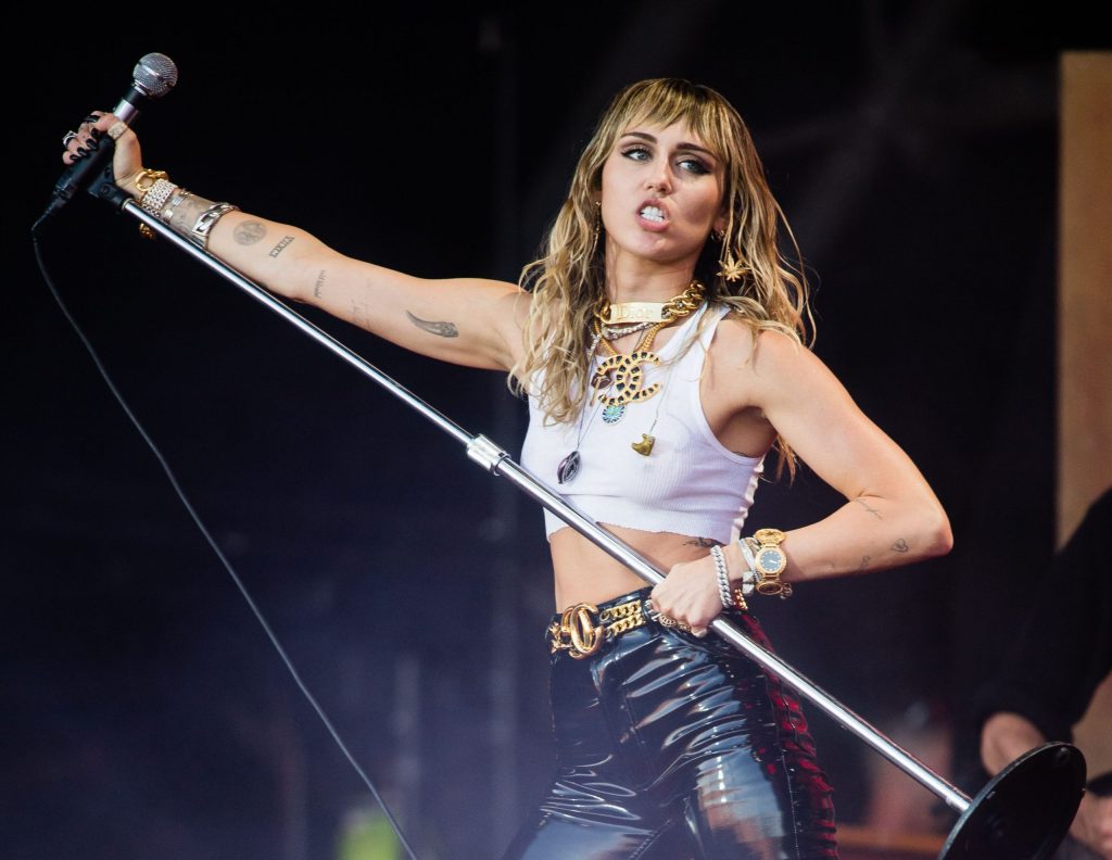 Empresas de famosos: ¿Qué tipo de negocio ha montado Miley Cyrus en California?
