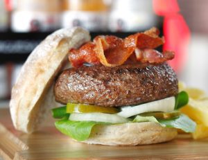 Hamburguesa Nostra inaugura franquicia en el Centro de Ocio Manoteras