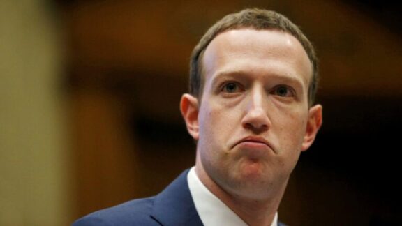 El imperio de Facebook se tambalea