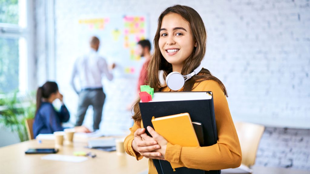 El Ayuntamiento de Bilbao impulsa el espíritu emprendedor entre jóvenes