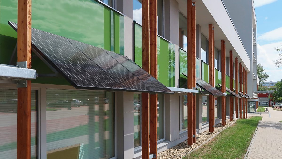 Instalar placas solares en tu empresa puede salirte gratis