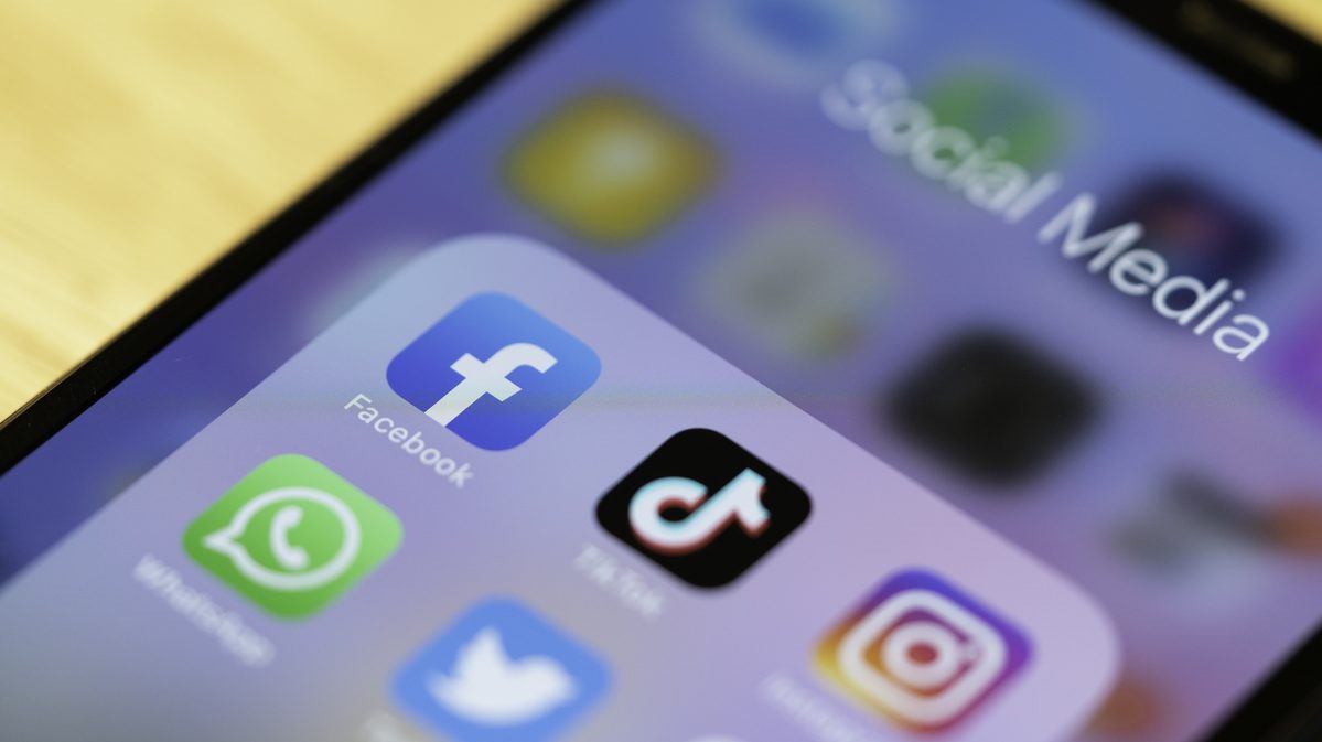 ¿Tus publicaciones en redes sociales pueden costarte el empleo?