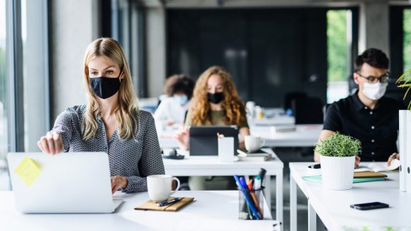 Teletrabajo: ¿Cómo elegir quién vuelve a la oficina?