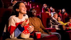 La original (y arriesgada) apuesta de esta empresa para recuperar las salas de cine