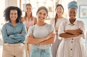 Emprendimiento social femenino istock