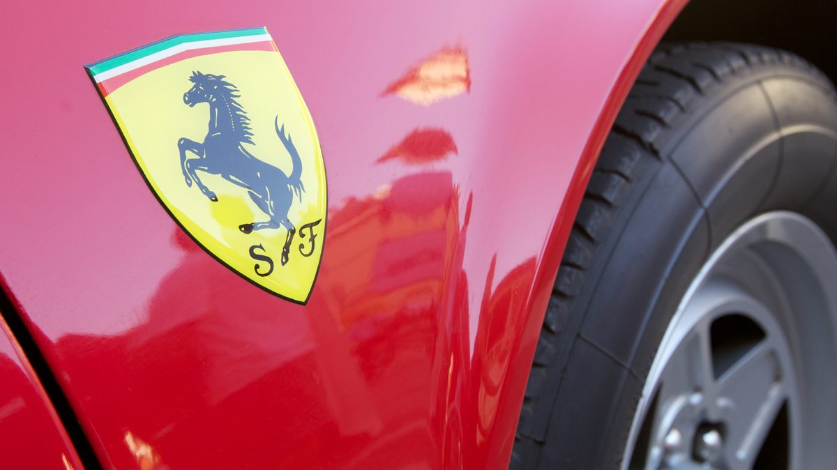 El curioso veto de Ferrari a varios famosos que les impide comprar sus coches