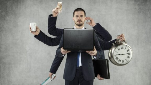 Las horas extras, en el punto de mira: ¿Cómo abordar este tema en tu empresa?