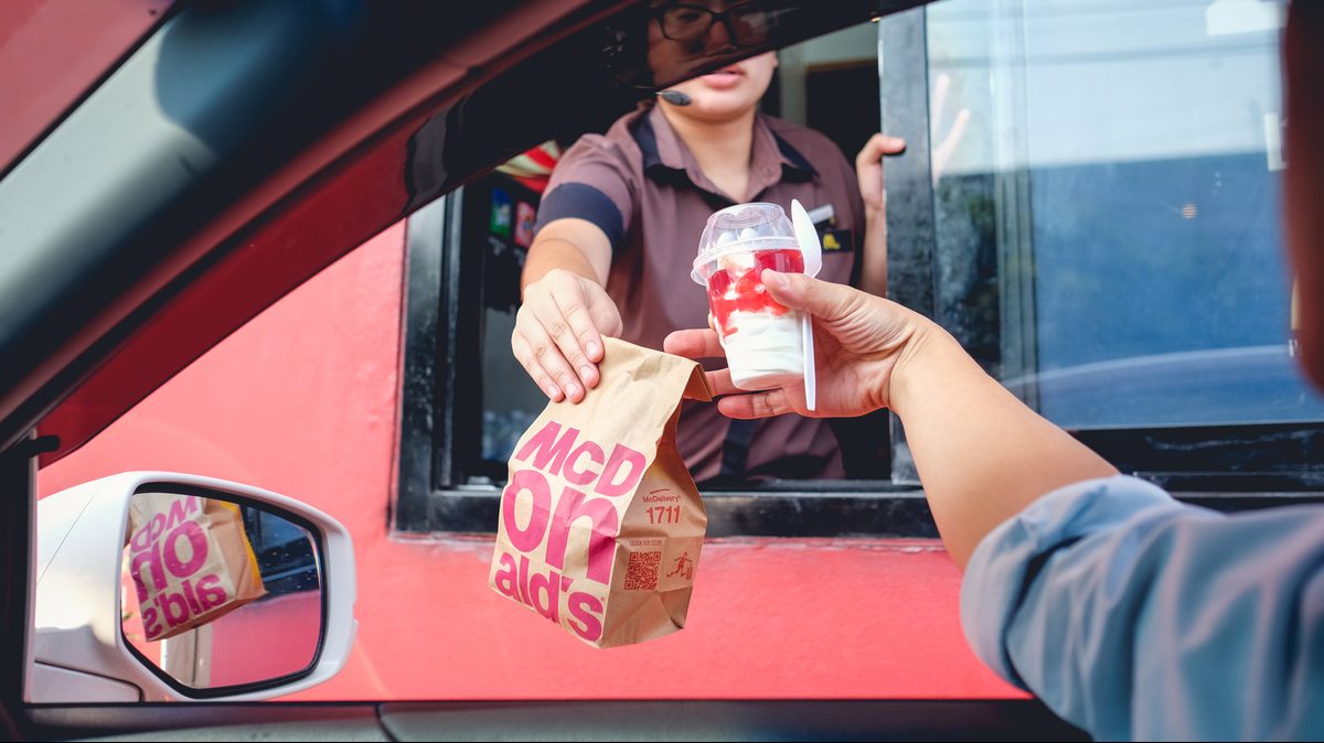 El millonario de 25 años que hace solo tres limpiaba baños en McDonald’s