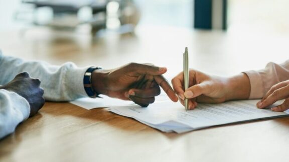 Precontrato laboral: ¿Qué derechos y obligaciones tienes si firmas uno?