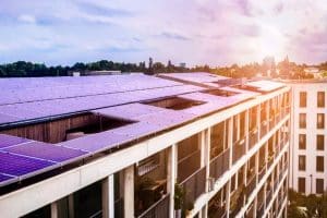 Las principales barreras de implantación de instalaciones fotovoltaicas en edificios de viviendas, por Xavier Palacios