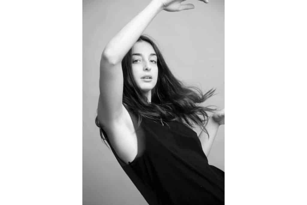 ALEXXANDRA, el techno cura