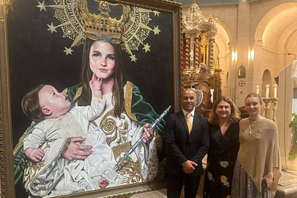 El artista guatemalteco Christian Escobar ‘Chrispapita’ devela obra en en honor a la Virgen del Remedio