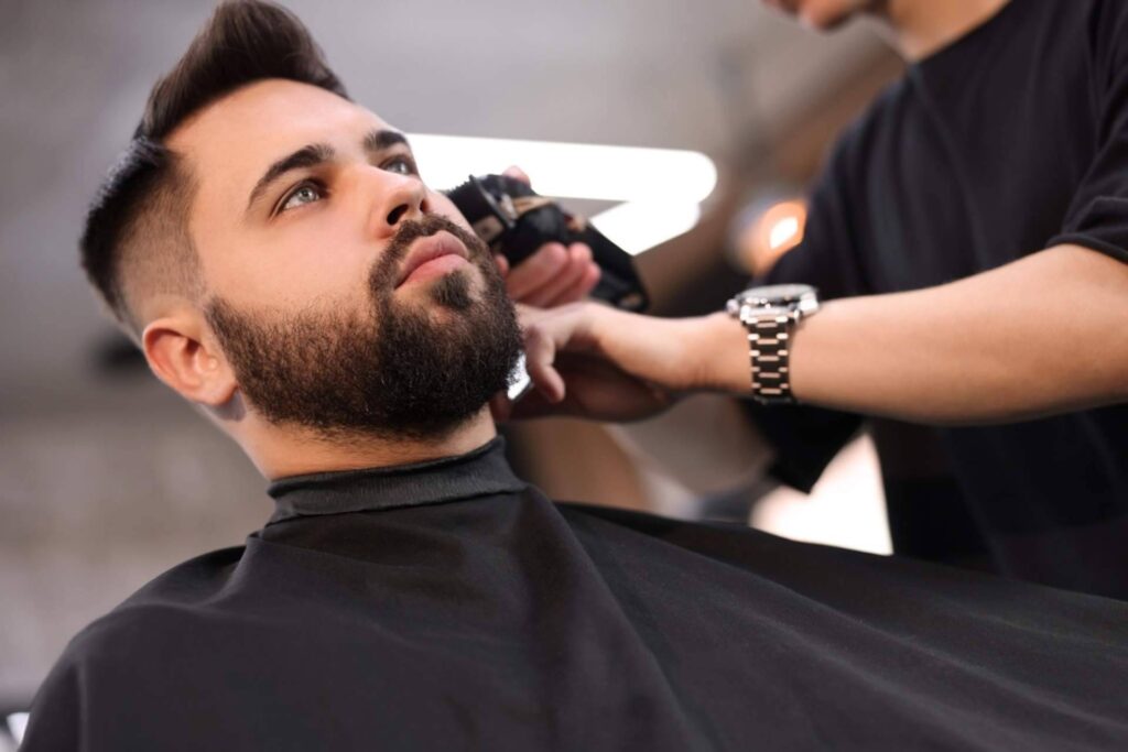 Tendencias de verano en cortes y barbas, la propuesta de His Barbería