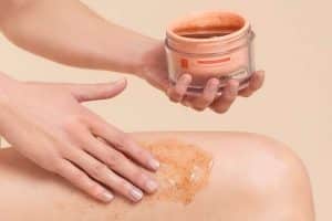 ¿Cómo preparar la piel para la primavera? Incorporar a la rutina un exfoliante con vitamina C