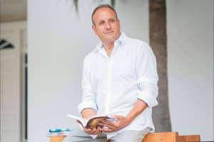 ‘Morir para sentirse vivo’, el libro donde Nacho Blasco habla de la vida después de la muerte