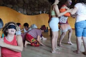 Explorar las emociones mediante la consciencia corporal con INGEMO, un retiro de una semana con Arancha Merino