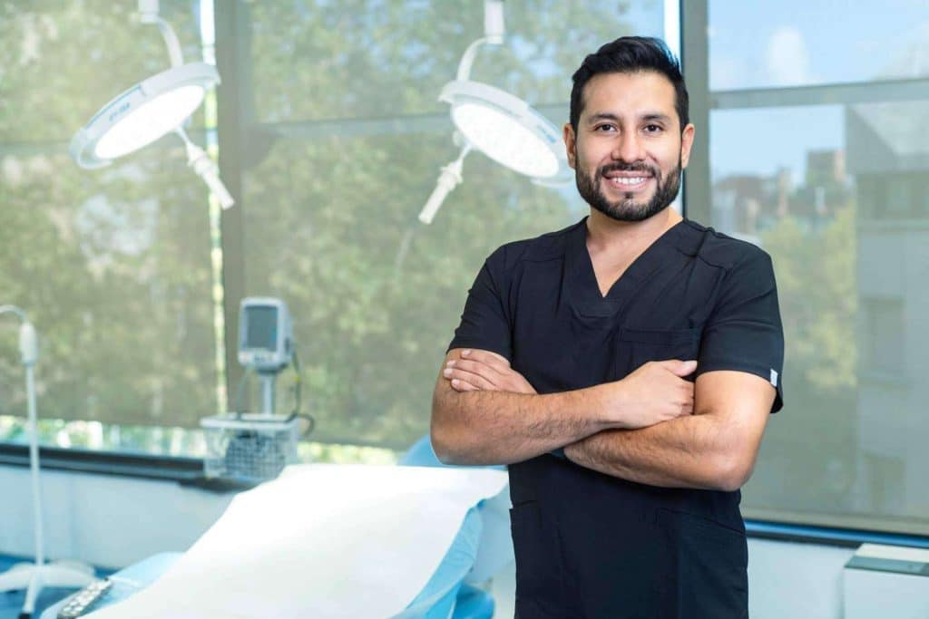 Injerto capilar en Barcelona con Dr. Chara
