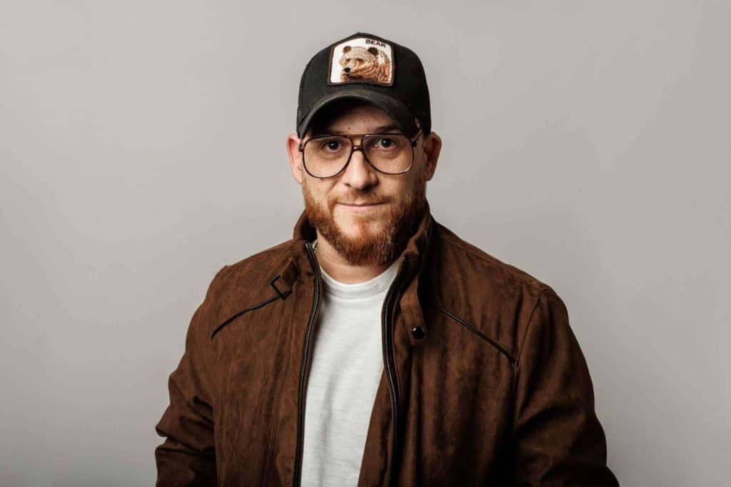Javi Medina vuelve a enamorar con ‘Personas’